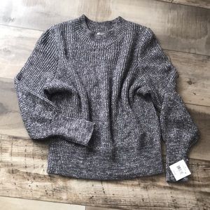 Chunky gray knitted sweater